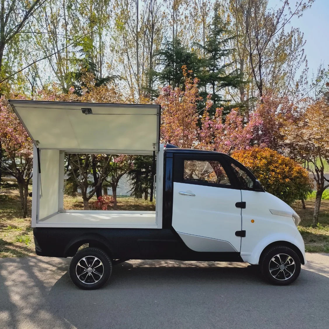 China Most Popular Most Luxury and Cheap Mini Logistics EEC Certificate L7e Standard Electric Van for European Market