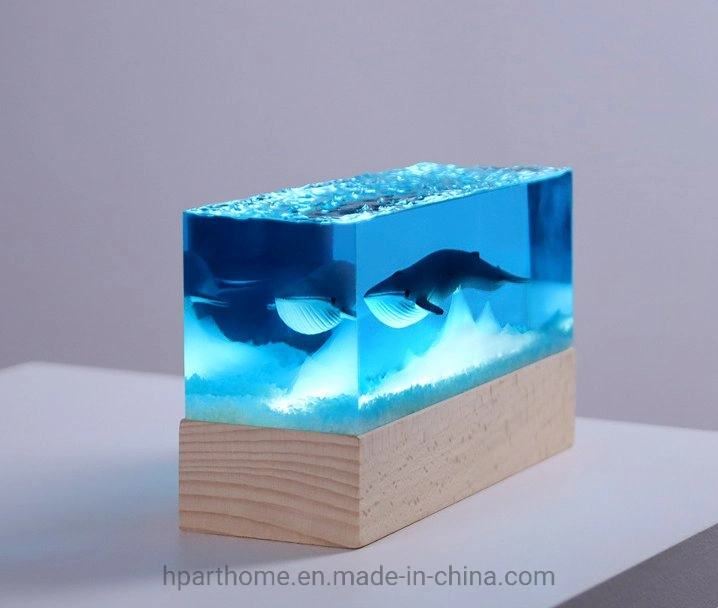 Ocean Style Epoxy Harz Buckelwal mit LED Beleuchtung Holz Basis