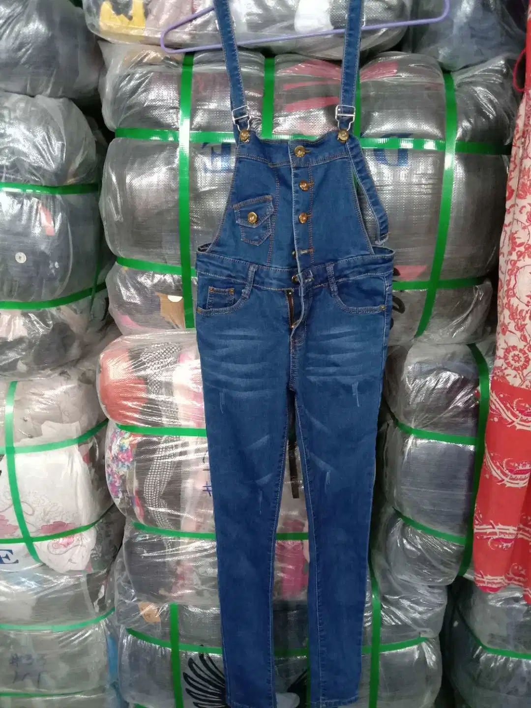 Utilisé des vêtements utilisés vêtements sexy Mesdames Denim Jeans Slinky Jumpsuit