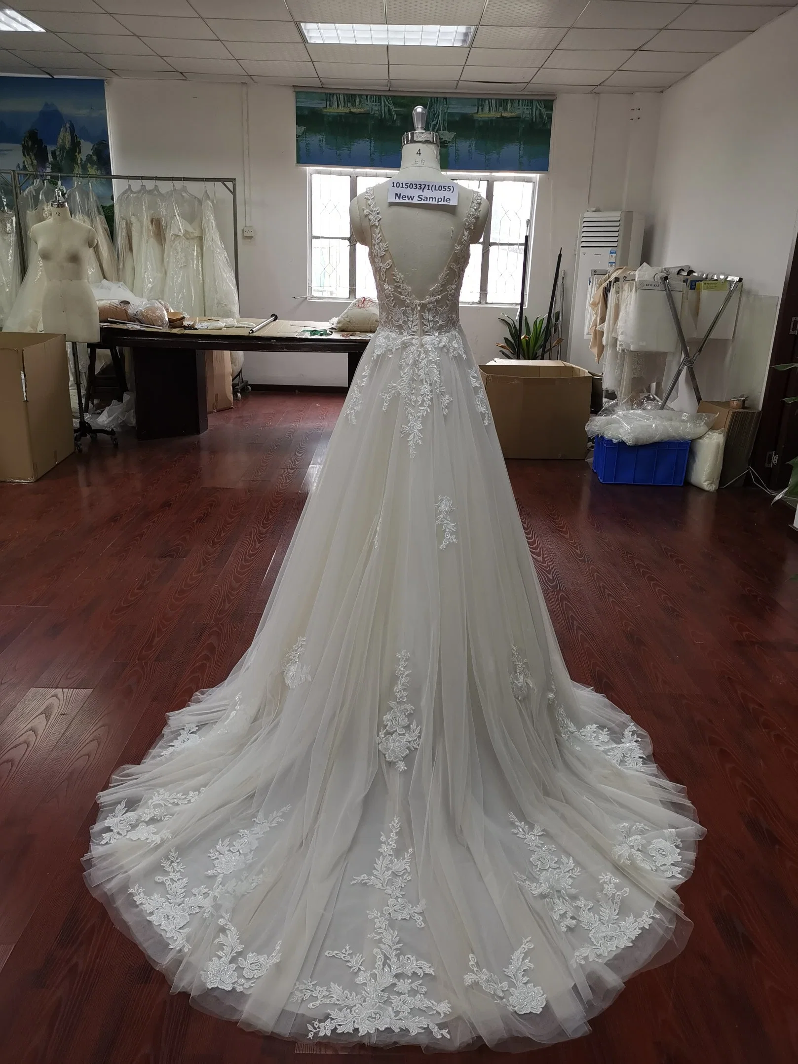 101503371 Nuevos vestidos de novia con una línea con la pletina