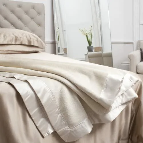 Luxury Genuine Natural 100% Mulberry Silk Oversized Super Soft Plush Blanket in Ivory or Beige