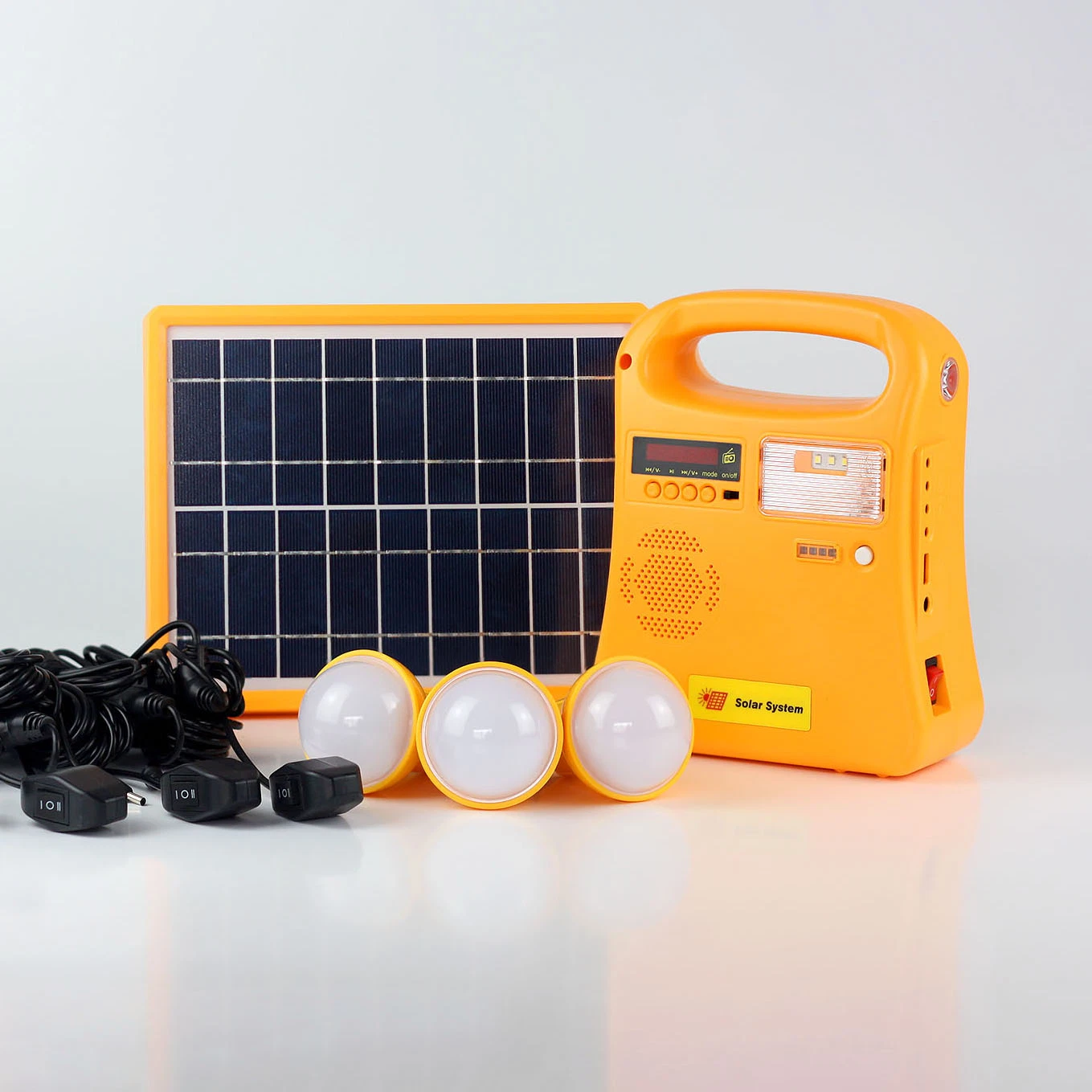 10W Kits de paneles solares para iluminación interior y exterior Multifuncional Con bombillas/Radio FM/Reproductor MP3/Bluetooth/Cargador móvil (batería 6,4V/6000mAh LiFePO4)