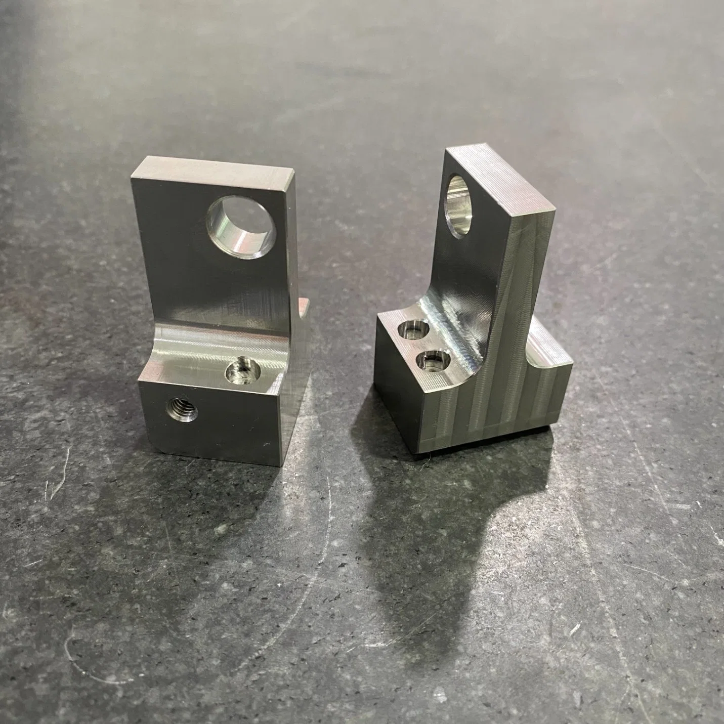 Petite quantité de pièces en aluminium usiné CNC Traitement Alodine Fraisage CNC Service d'usinage