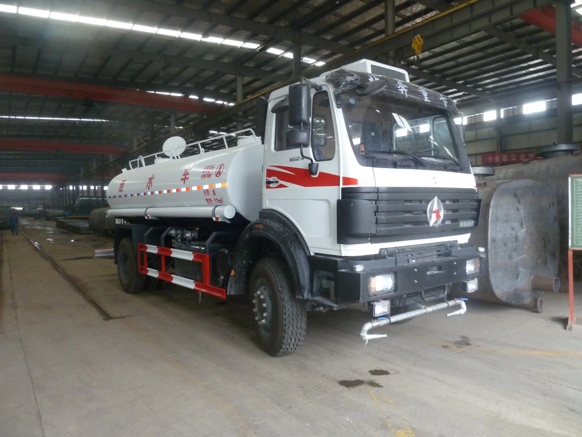 Beiben 1624 Ng80 Cab 15ton tanque de rociadores de agua de servicio pesado Camión