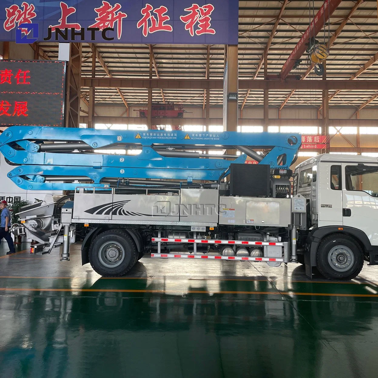 China Concrete Pumps Truck Factory 56m Concrete Pump Car for Sale