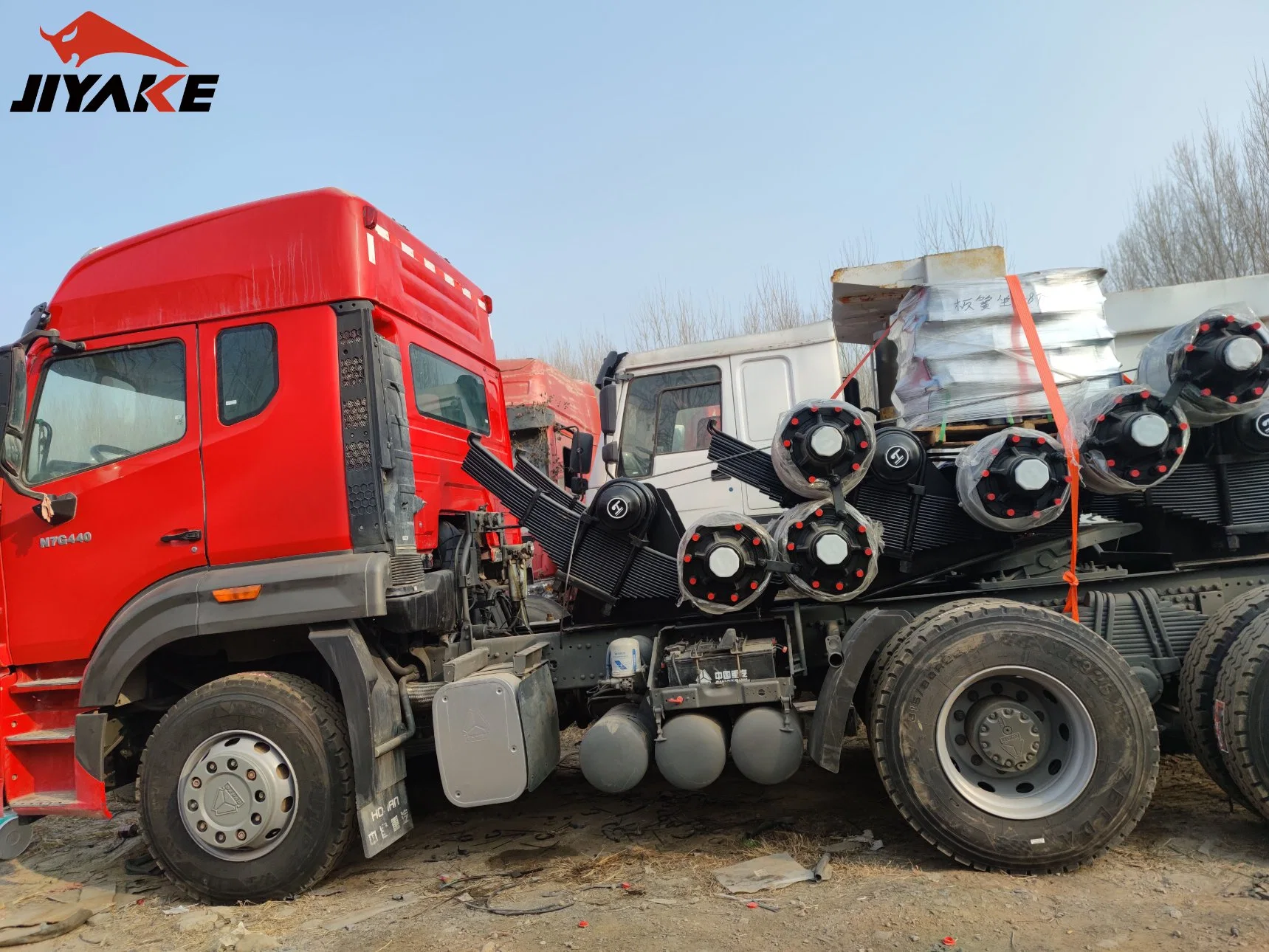 HOWO Hohan Used Sinotruck Tractor Truck Dump Tipper Cargo Shacman Flatbed Fuel Water Crane Bulk Cement Garbage Special Head Truck Prime Mover