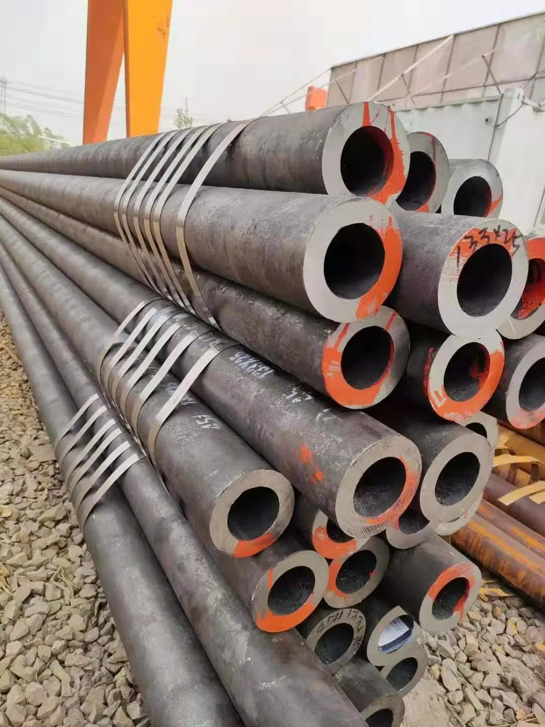 ASTM A106 A53b A335 A333 Carbon Steel Seamless Pipe Tube