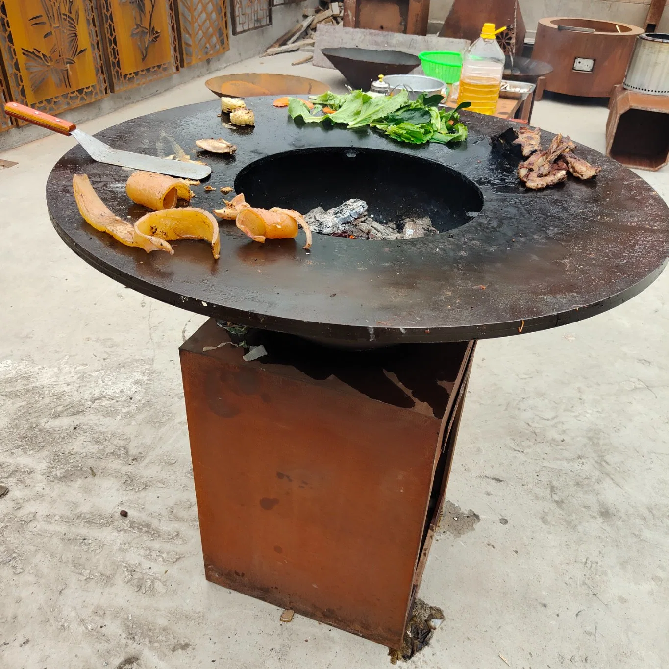 Metal Fire Pit Barbecue Grill BBQ