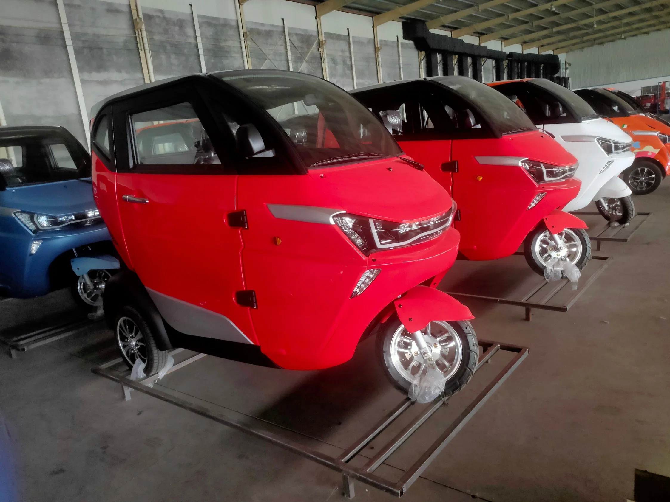 Made in China Manufacturer Small Electric Auto with EEC Certificate for Europe Market