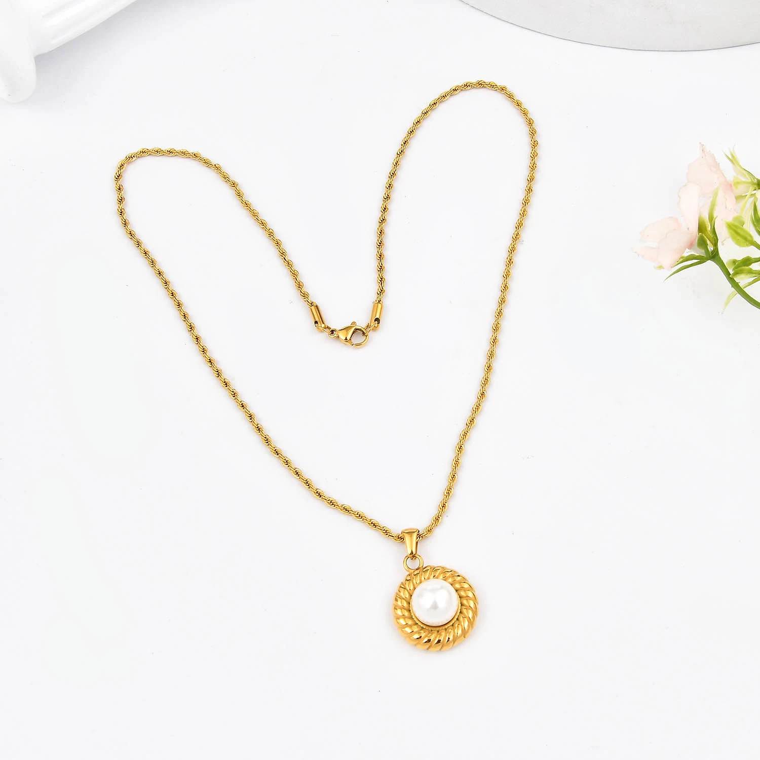 La mujer Mayorista/Proveedor de oro de 18K Joyería personalizada colgante, collar de perla Bisutería para regalo