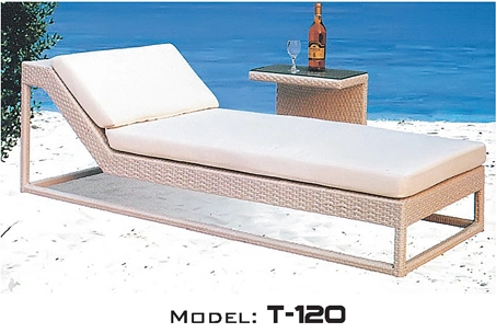 Outdoor Furniture Poolside Wicker Sun Bed PE Rattan Day Bed