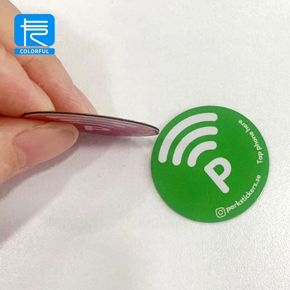 Autocolante de etiqueta RFID Smart NFC personalizado por grosso de fábrica 213 216 etiquetas RFID M1