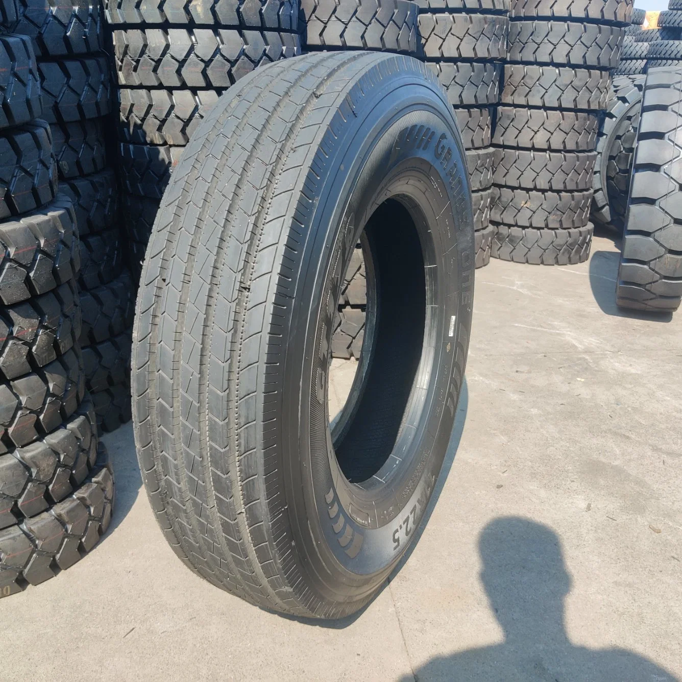 12.00r20 Radial Tubeless Tyres TBR Bus Truck Tyres