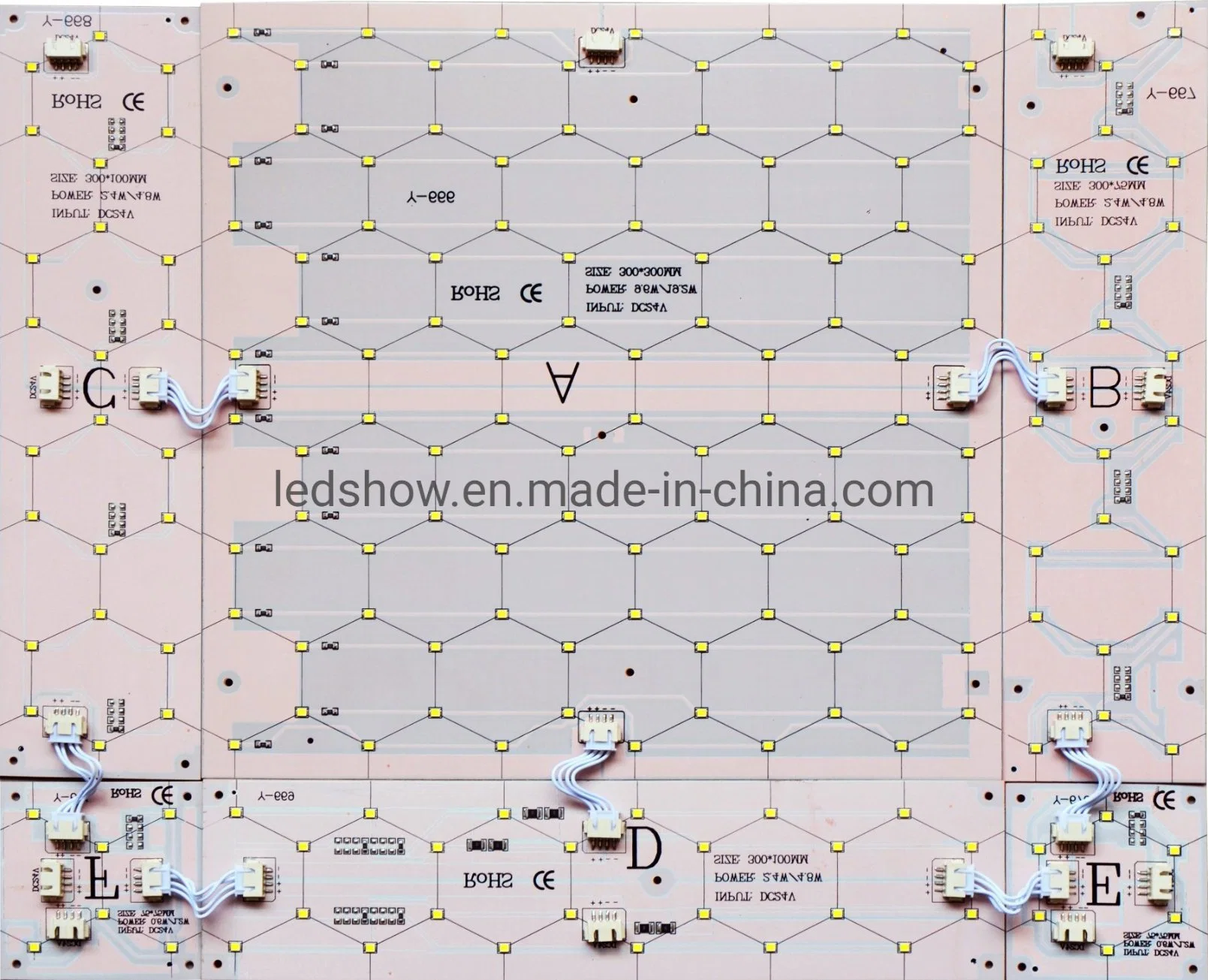 Panneau lumineux à LED pour boîte à lumière en tissu découpé en modules.