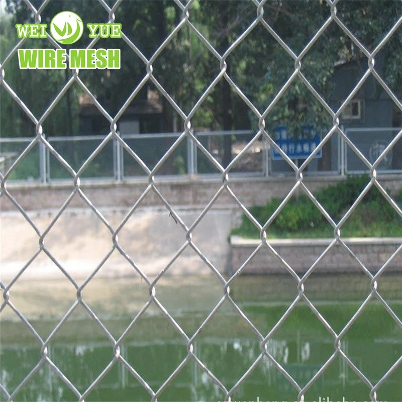 Safety and Low Price Wholesale/Supplier Galvanized Chain Link Fence Cyclone Wire Mesh