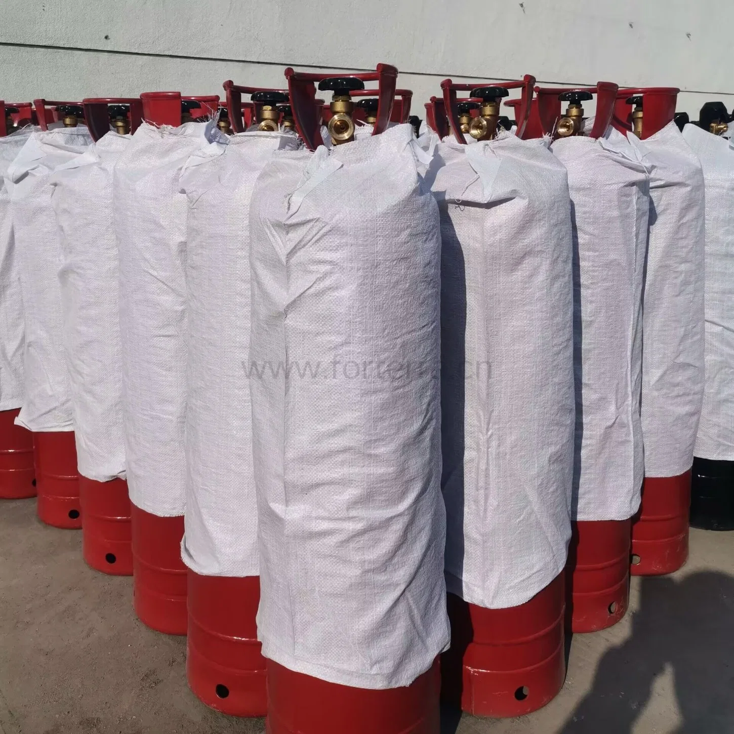 Factory Price 40L Hot Sale Acetylene Cylinders 99.6% Purity 5kg 6kg Filling Acetylene Gas with BS Valve