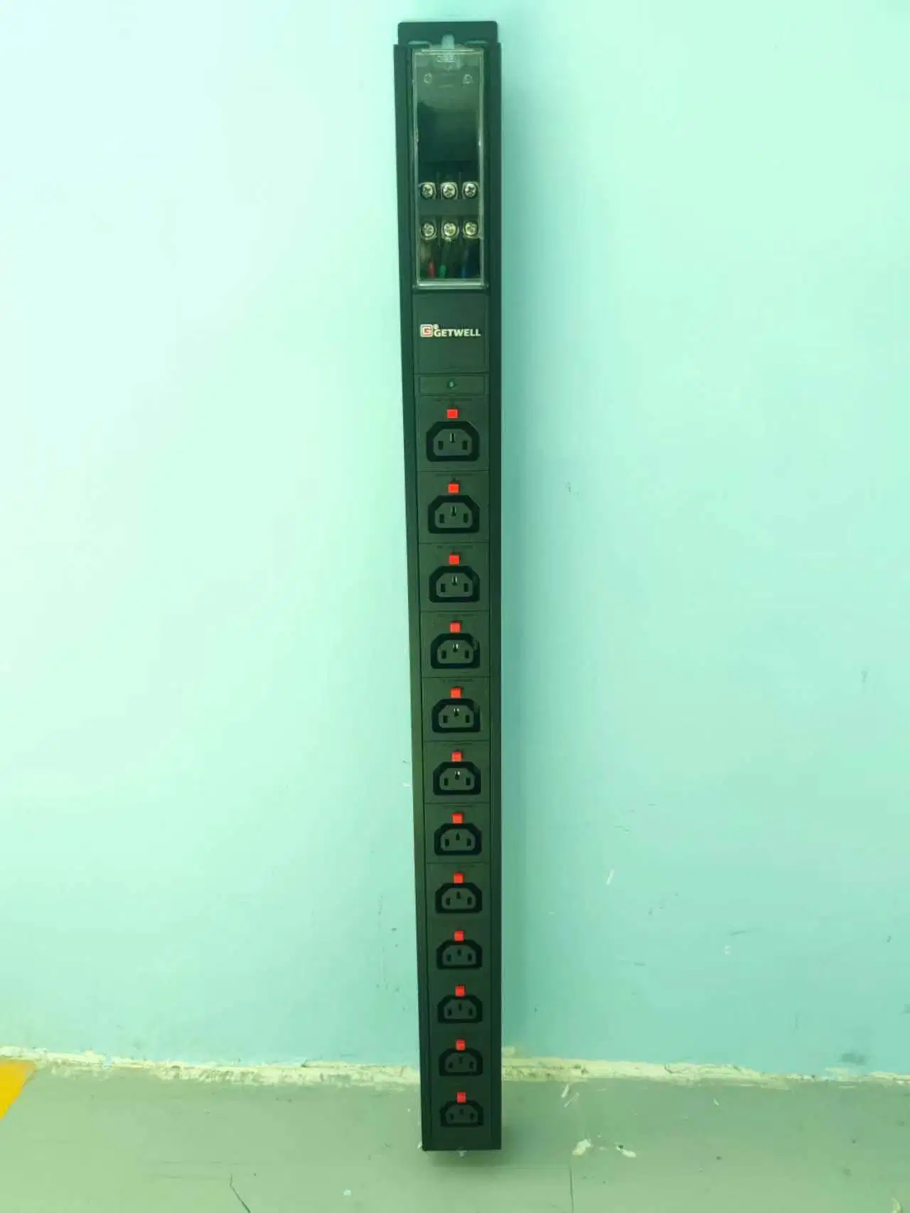 1u 240V 30A C13 6 bits dosée rack PDU