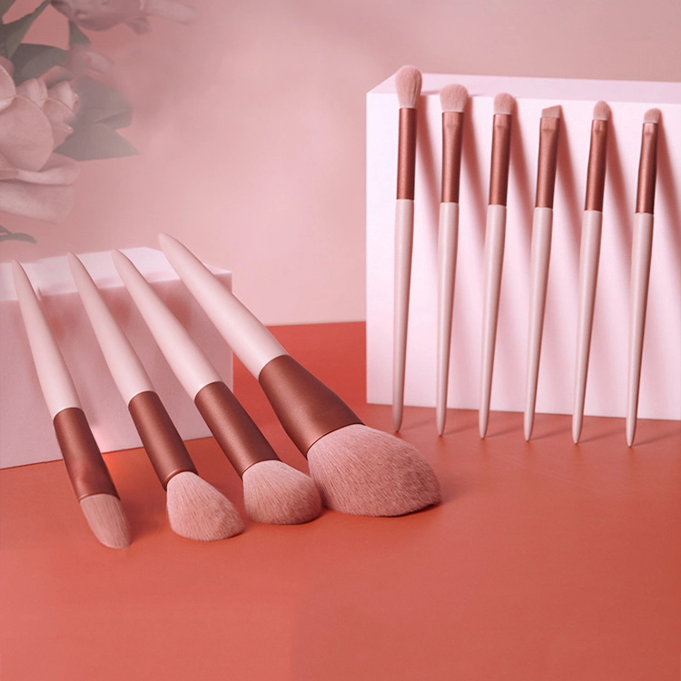 Outils de beauté professionnels Pinceaux de maquillage cosmétiques pour le blush, les ombres à paupières et le fond de teint en poils synthétiques de qualité supérieure, couleur rose.