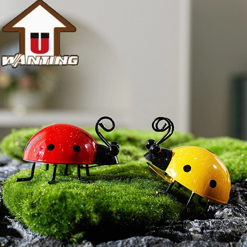 Mini Metal Colorful Ladybird Casa decoración Jardín decorativo interés Artesanía Juguete para niños