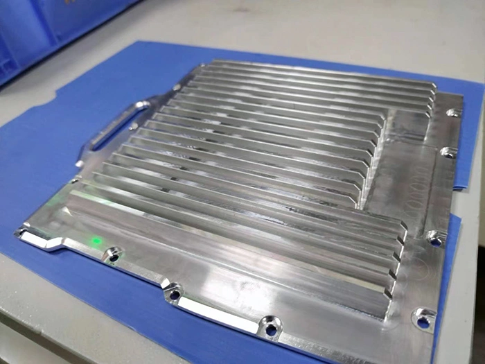 Piezas mecanizadas de aluminio de metal OEM carcasa de máquina CNC chapada en níquel Molde de aluminio