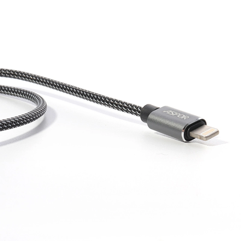 Buen precio Cable de teléfono móvil de Nylon Negro I Phone 5/6s/7/8/X cable de datos de 1,2 m de longitud de paso 2.4A Cable con carcasa de metal