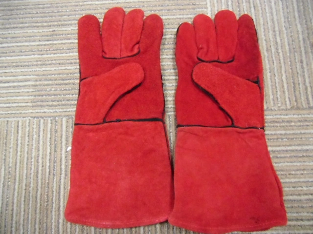 Heat Resistant Gloves, Cow Leather, Ideal Welding Gloves for Stick & TIG Welding, Gloves for Heat Perfect BBQ Gloves for Cooking in Grill and Oven