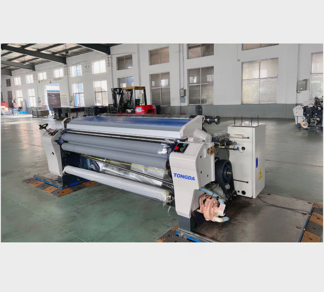 Tongda Tdw851 Single Nozzle Water Jet Loom of Weaving Machine