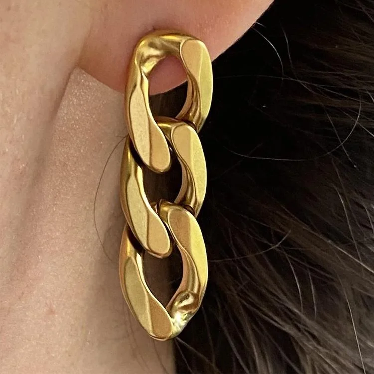 Boucle d'oreille personnalisée en métal à la mode avec chaîne à maillons cubains et pendants d'oreilles.