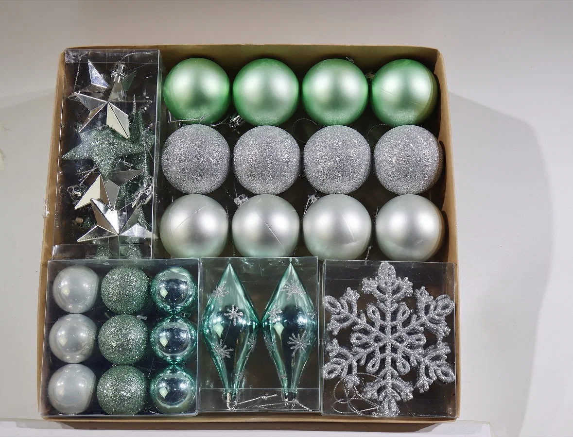 Weihnachtsdekoration Galvanisierte Kugel Kunststoff Ball Geformt Bemalt Geschenk Weihnachten Baumanhänger Ornament Weihnachtskugel