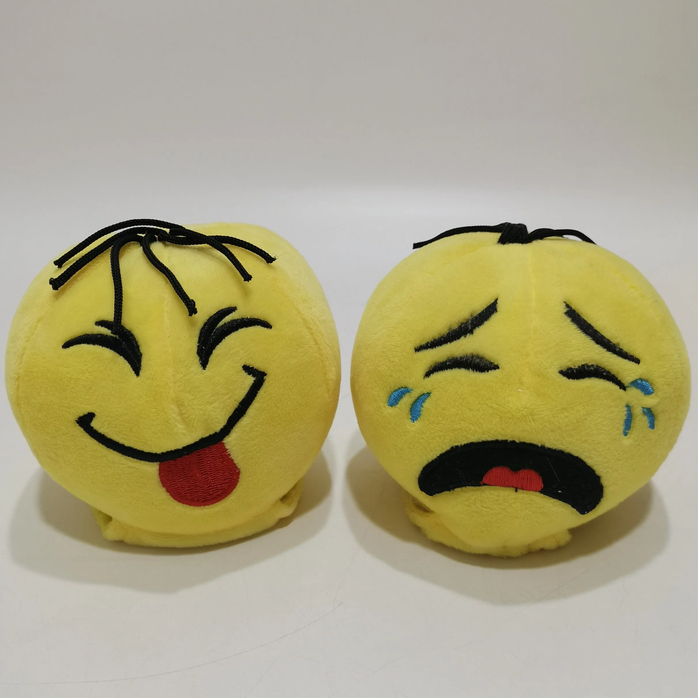 Amazon Hot Point de vente et l'enregistrement d'agitation Emoji peluche pour enfants jouer avec d'autres BSCI Factory