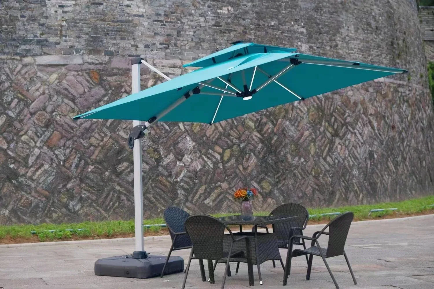 Quality Outdoor Big Shade Umbrellas Pool Commercial Beach Gazebos LED Umbrellas