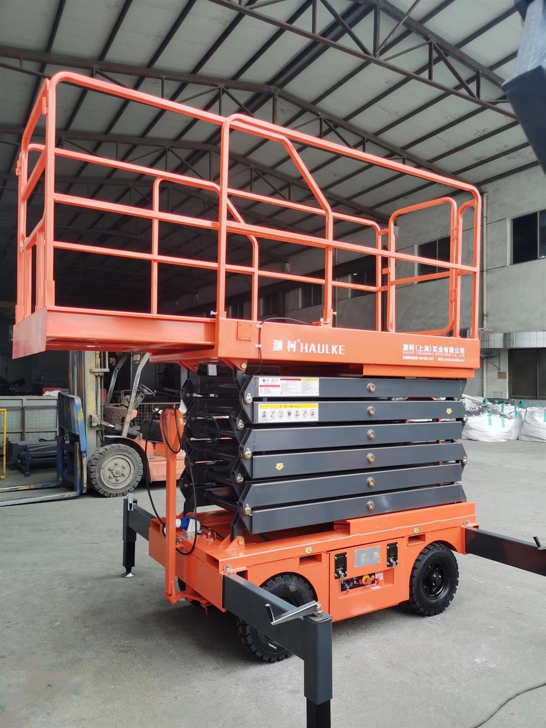 Four Wheel Professional Scissor Lifter/Hydraulic Lifting Platform