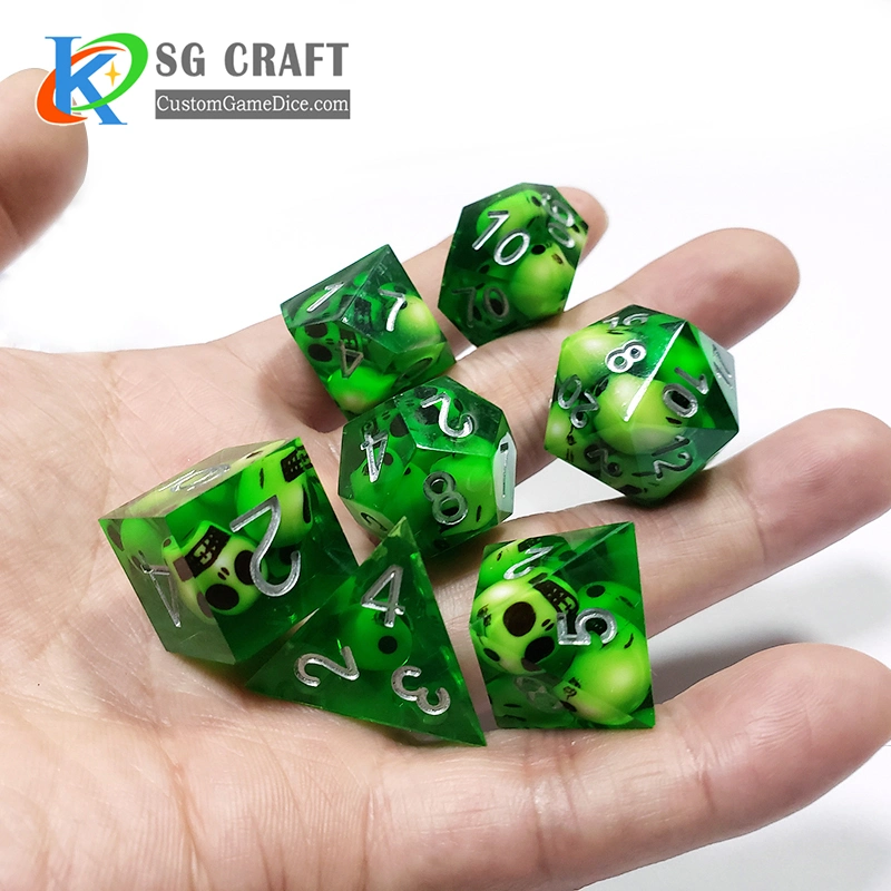 Factory Price Board Game Stock Hot Sell Hand Made Resin Skull Dice Set with Lucent Green Effect