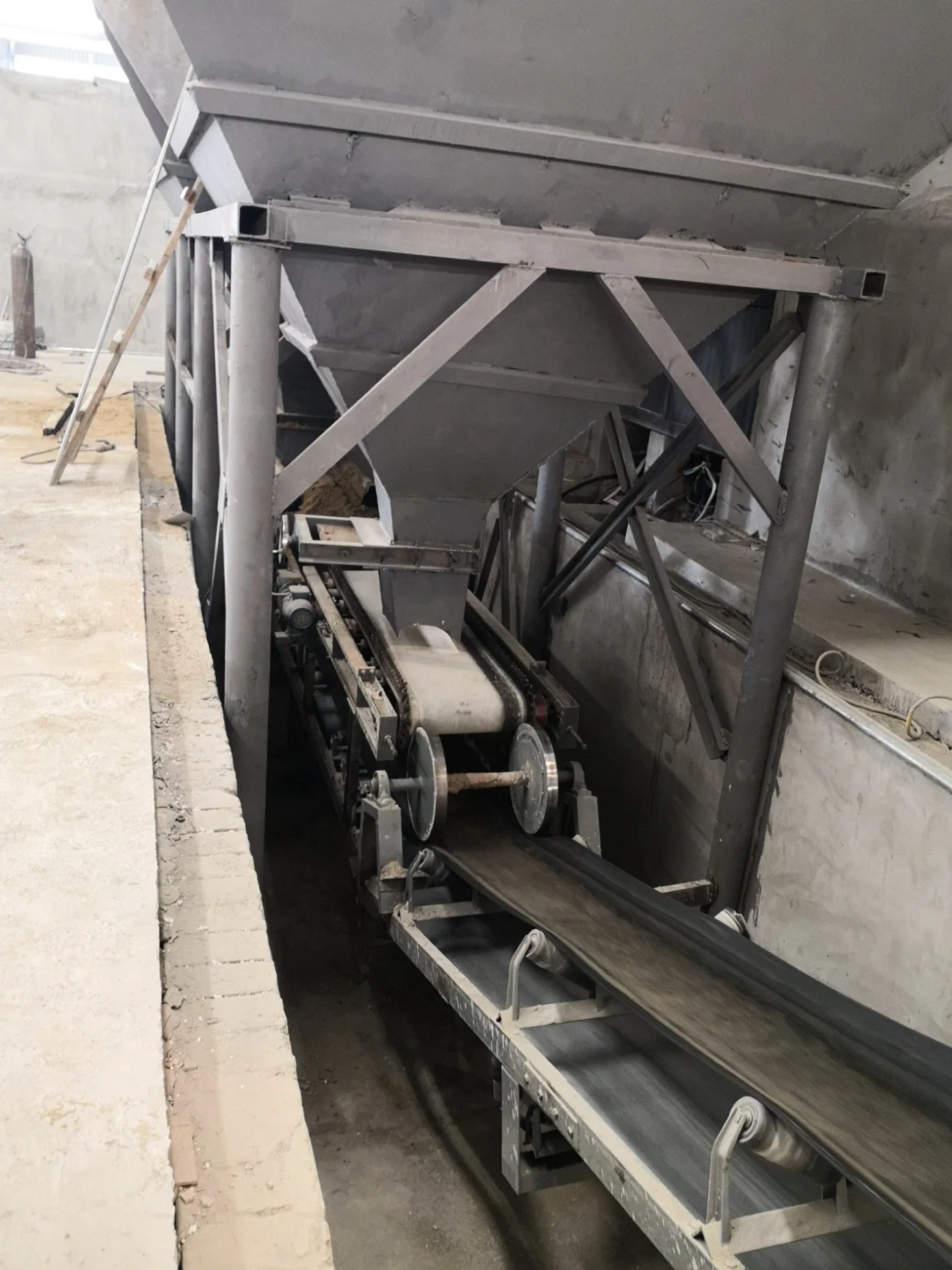 Fully Automatic Belt Conveyor Brick Making and Laying Machine