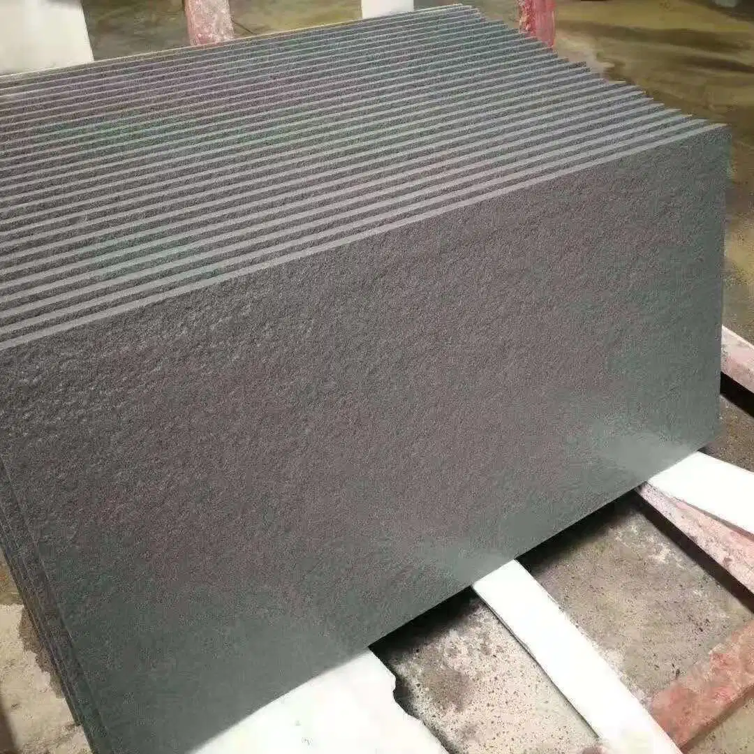 Tamaño de la irregular superficie natural de piedra arenisca de color negro para la Decoración de pared