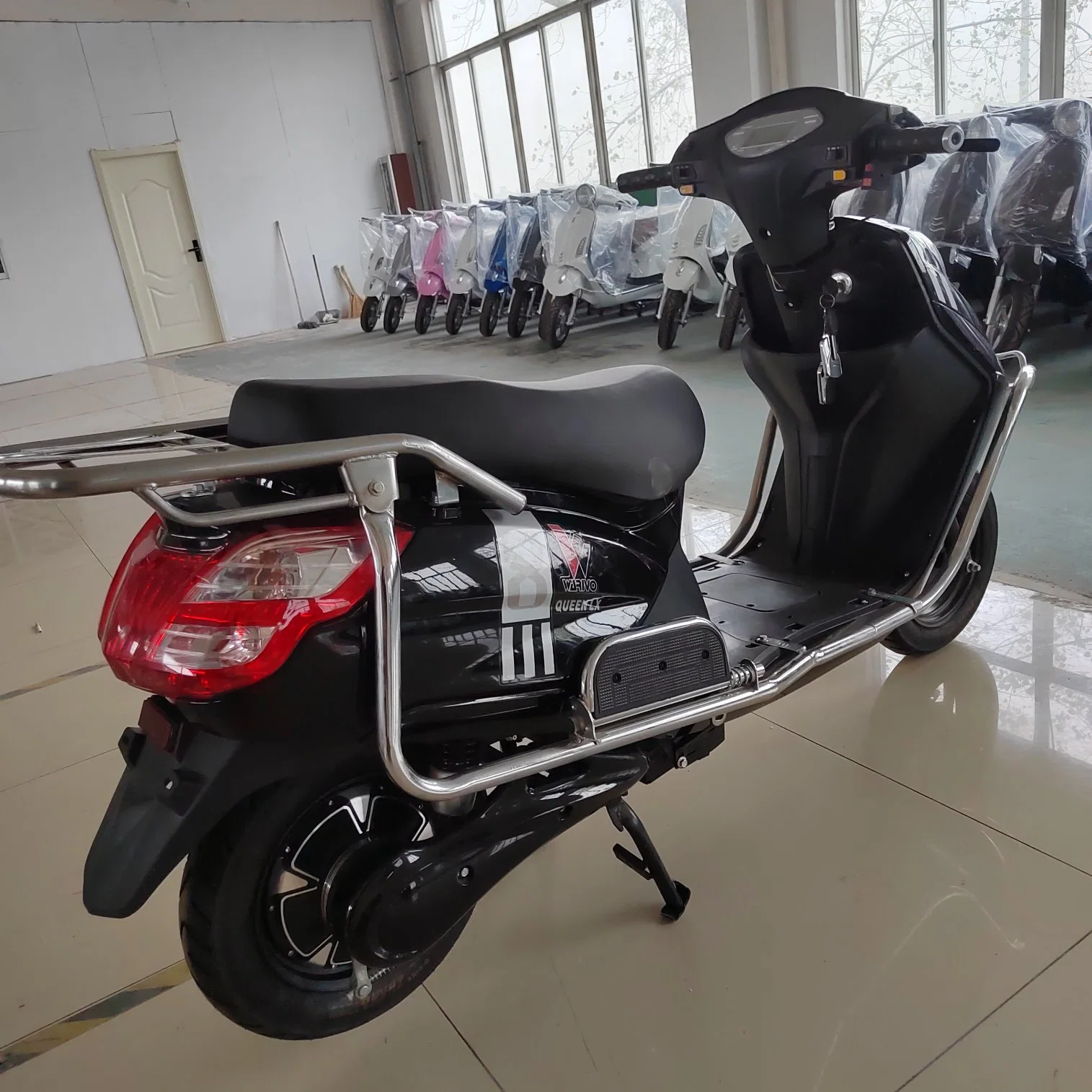 Fashion Electric Vehicle with Good Appearance and Good Quality Electric Motorcycle/Scooter High Safety Performance