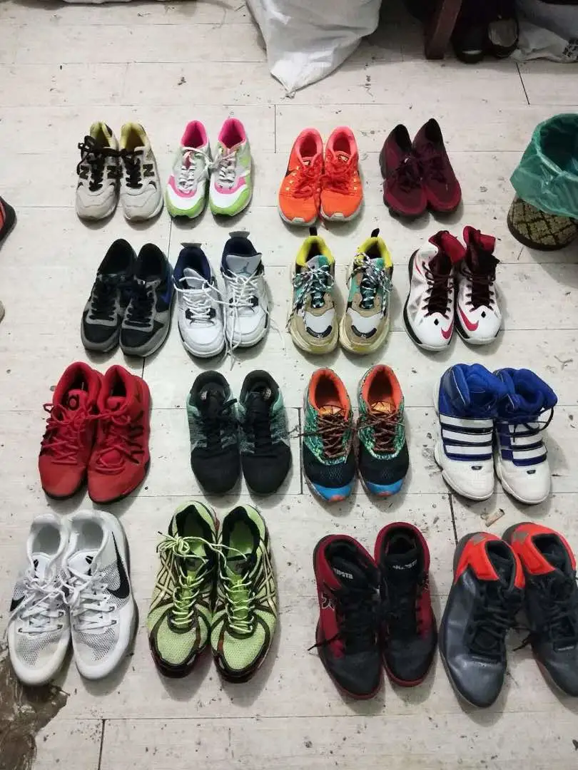 Colorful Used Shoes in China