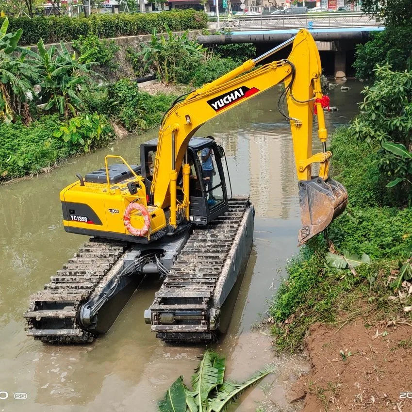 Yuchai YC135s machinerie de construction de l'excavateur amphibie 13,5 tonnes pelle spécial personnalisé