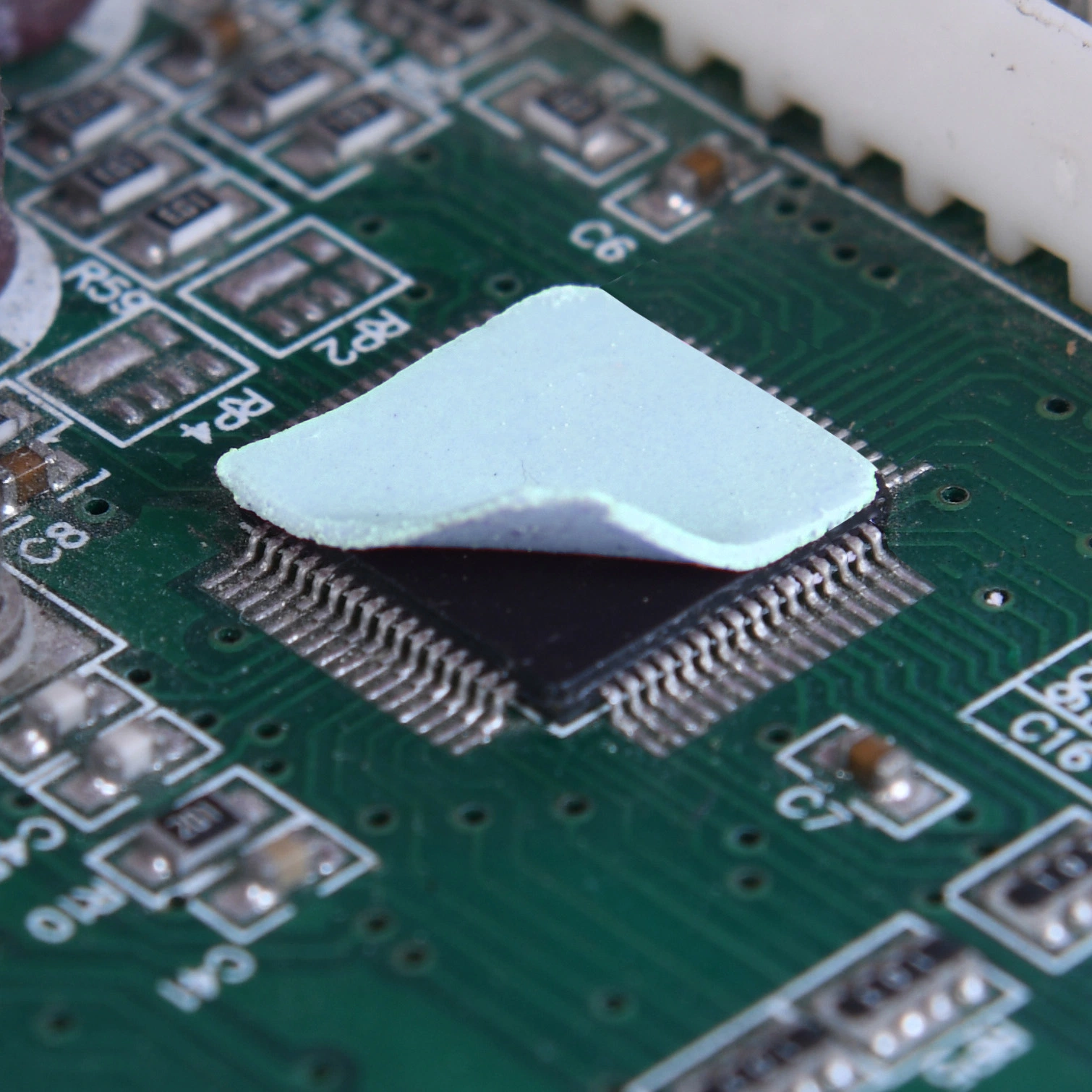 Electronic Components Are Connected with Silica Gel Gaskets, and High-Performance Heat Sinks Are Silica Gel Sheets