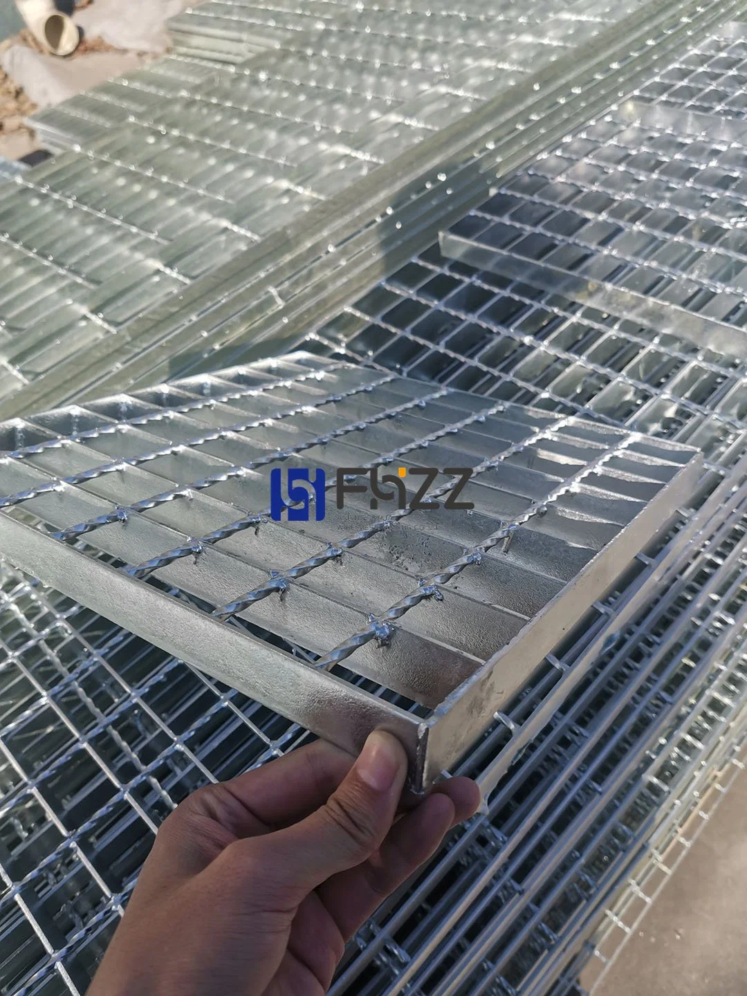 Pressure Resistance Welded Galvanized Open Bar Steel Gratings for Drain Grating Cover