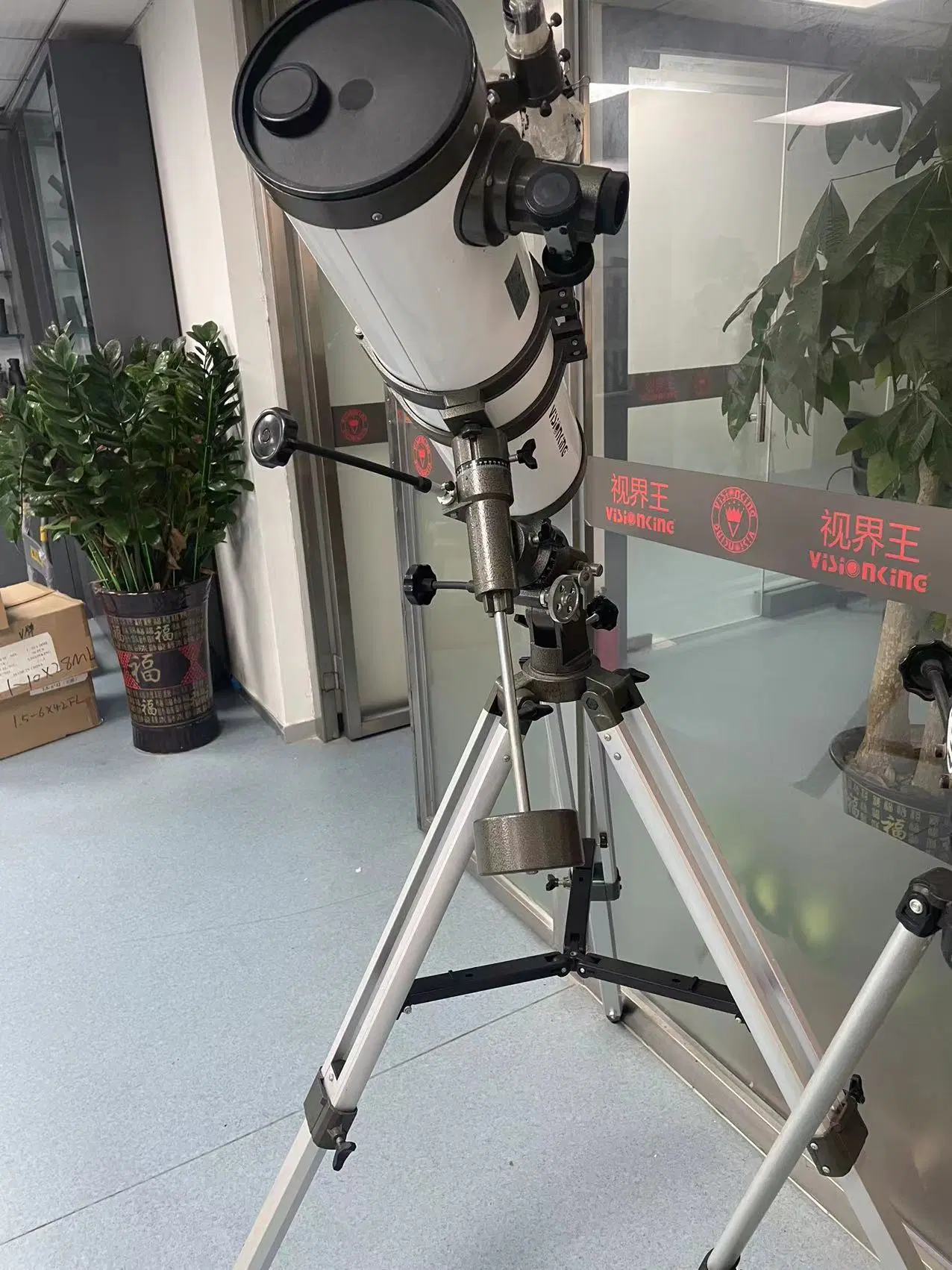 Visionking 6 Zoll 150 - 1400mm EQ Newtonian Astronomical Telescope + Motor