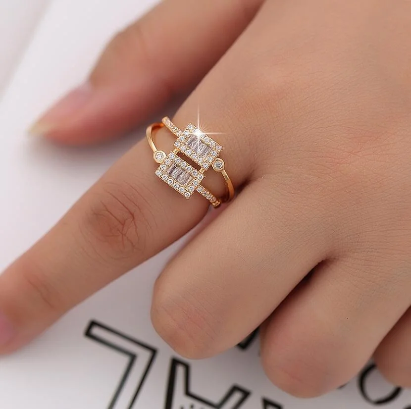 Wholesale/Supplier Zirconia 18K Gold-Plated Girl&prime; S Ring Jewelry Exquisite Diamond Micro-Inlaid Bride Ring