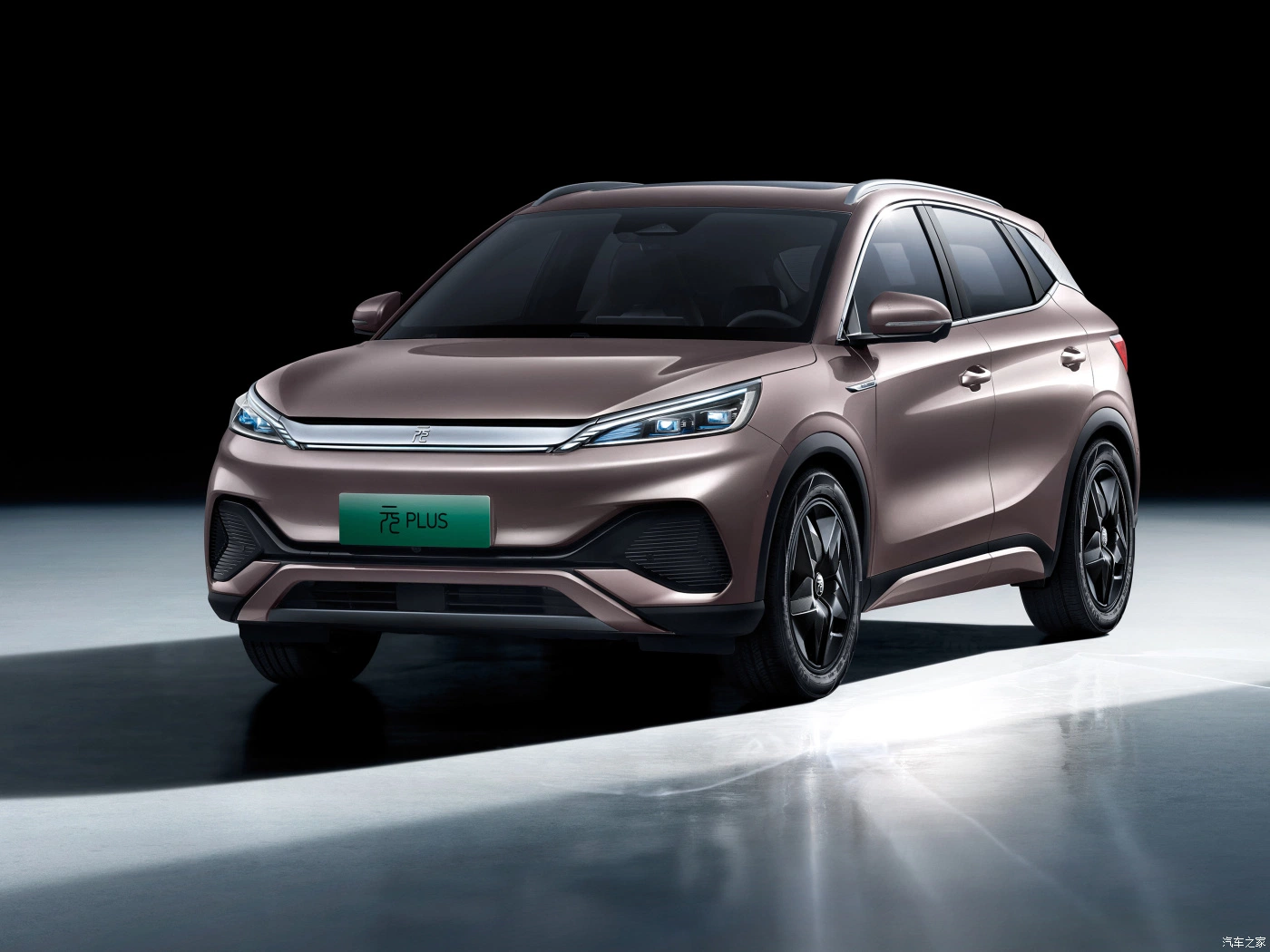 الصين 2023 2023 سرعة عالية 510 كم السيارة الرياضية متعددة الاستعمالات 3 بيبو إصدار رائد من Nيوان بلس مركبات الطاقة الجديدة السيارات الكهربائية خيار السيارة الكامل