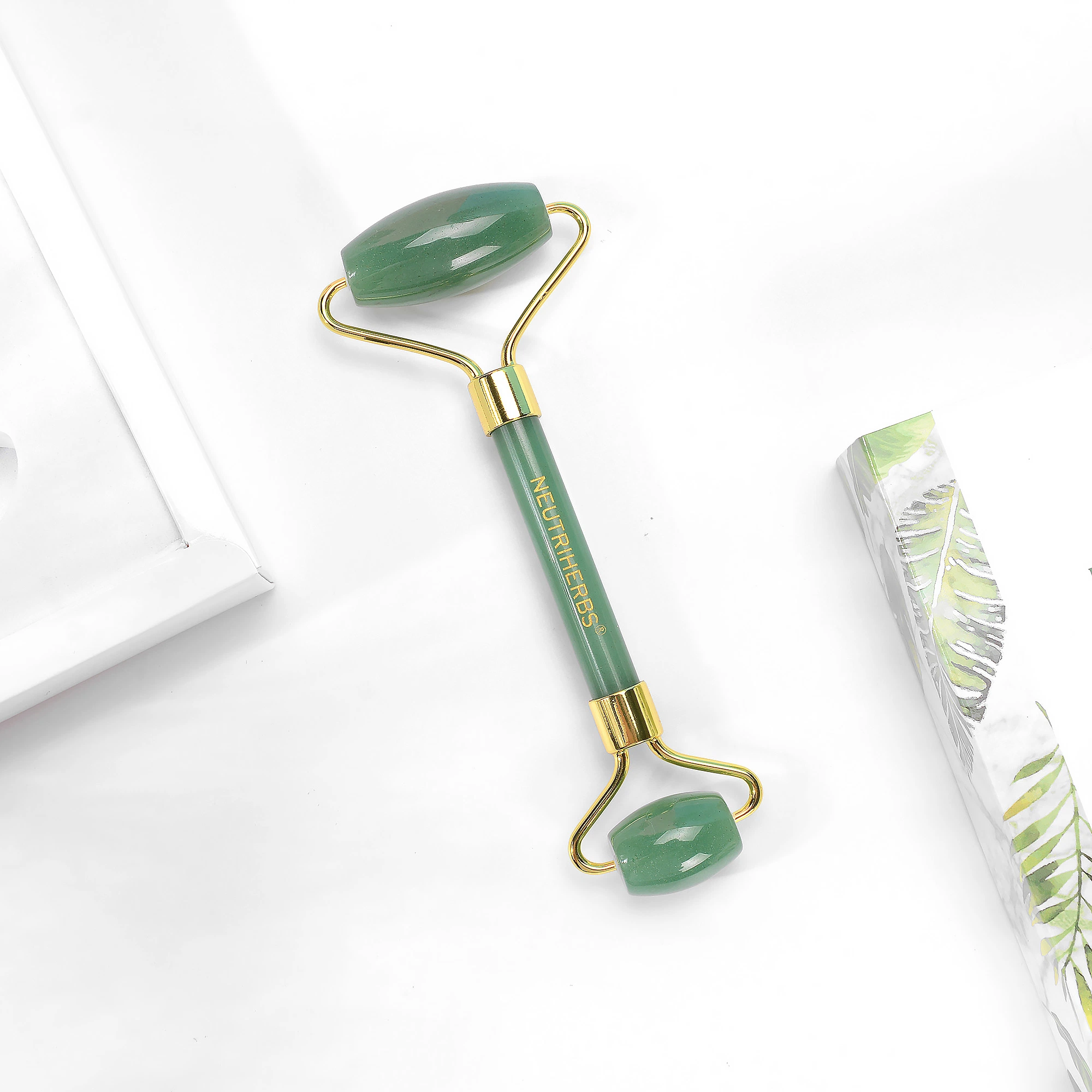 Private Label Tägliche Anwendung Gesichtspflege-Tool-Massager Gau Sha Anti Aging Roller Jade