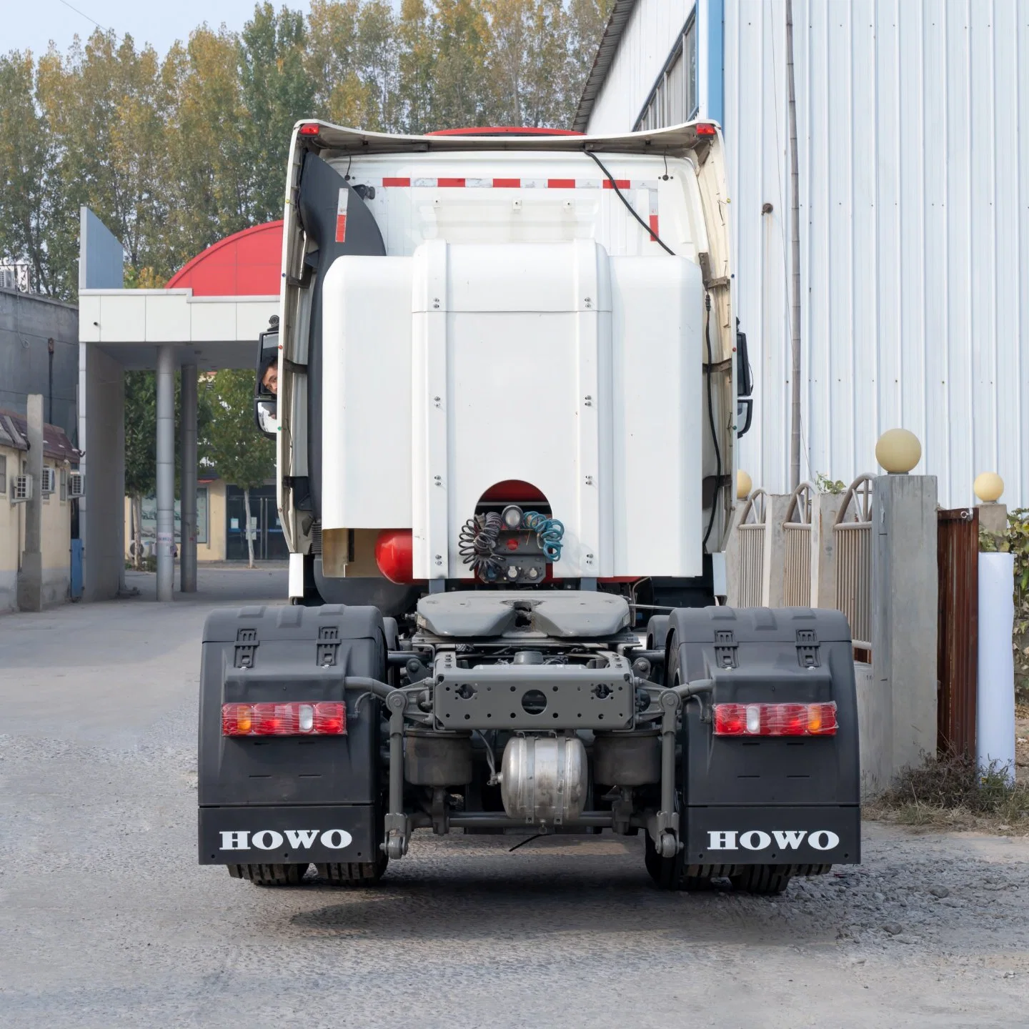 Usa Sinotruk HOWO T7, 6x4 cabina confortable GNC camión tractor para la venta