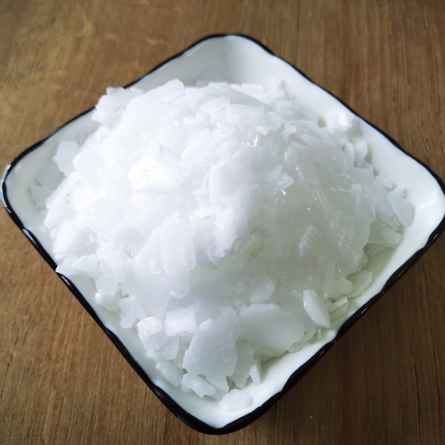 Naoh Industrial Alkali Dingxin Chemical Flakes Price Caustic Soda with Low