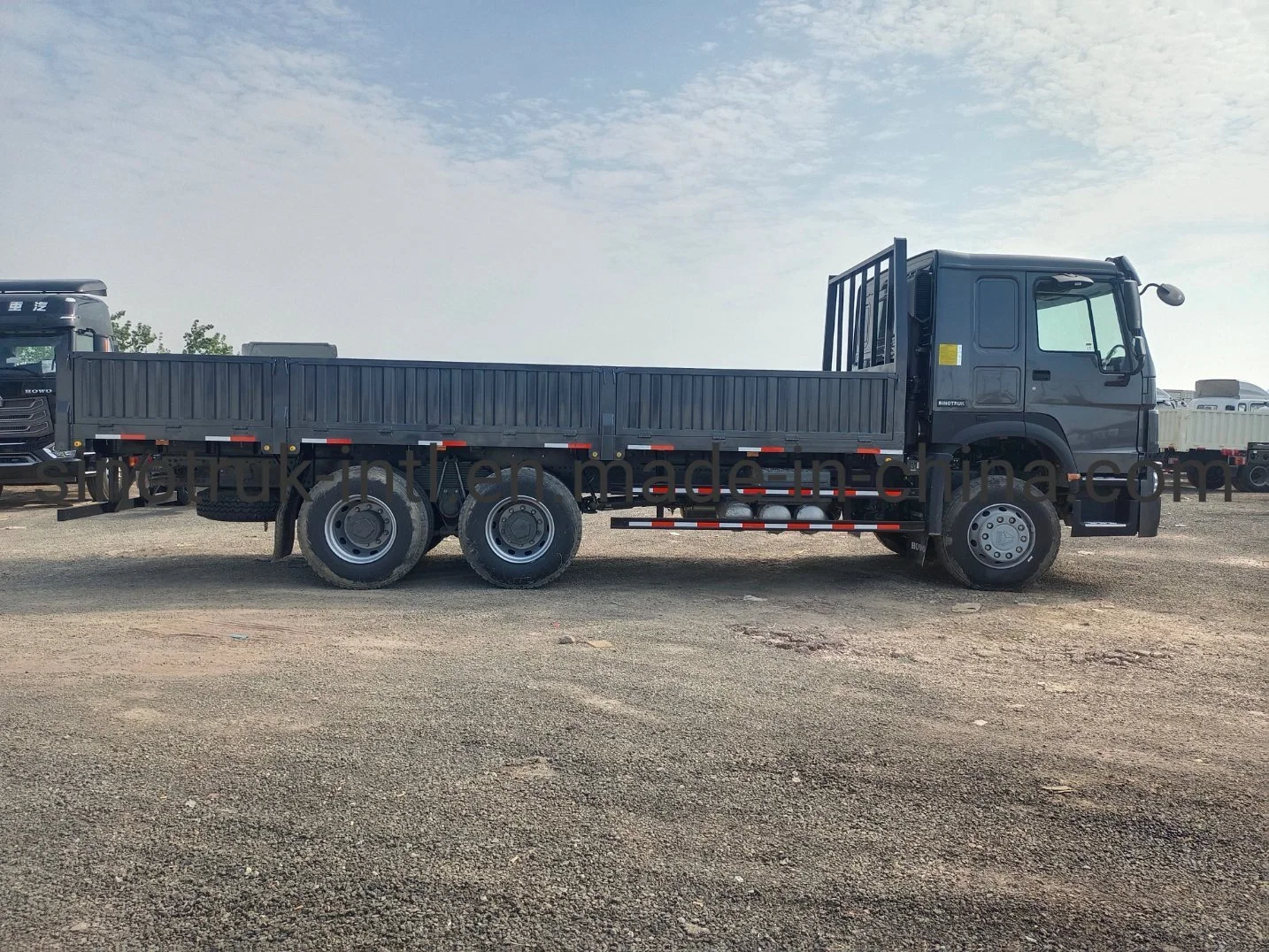 Sindyrok Sinotruck جديد الاستخدام HOWO N E7 Hohan 4X2 6X4 ماكينة تفريغ خفيفة الوزن 8X4 10 Wheeler 336HP 371HP 420HP 25ton ثقيل شاحنة نقل ذات حصّة شاحنة مرفاع شاحنة