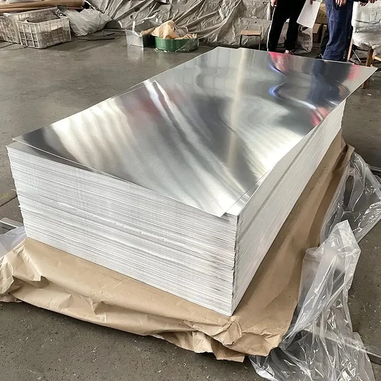 Supplies Customized 1100 1060 1050 3003 3004 5052 5083 5086 6061 6063 8011 Aluminium Plain/Flat Plate/Sheet with PVC Film for Building Materials