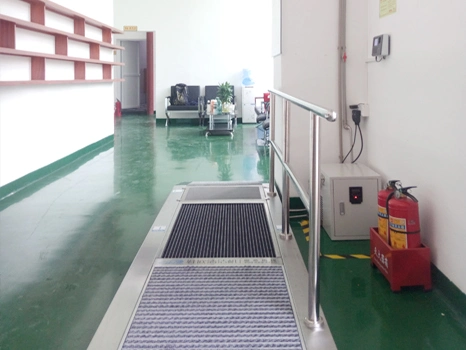 Cleanroom with Walk Through High Efficient Shoe Sole Cleaning Machine