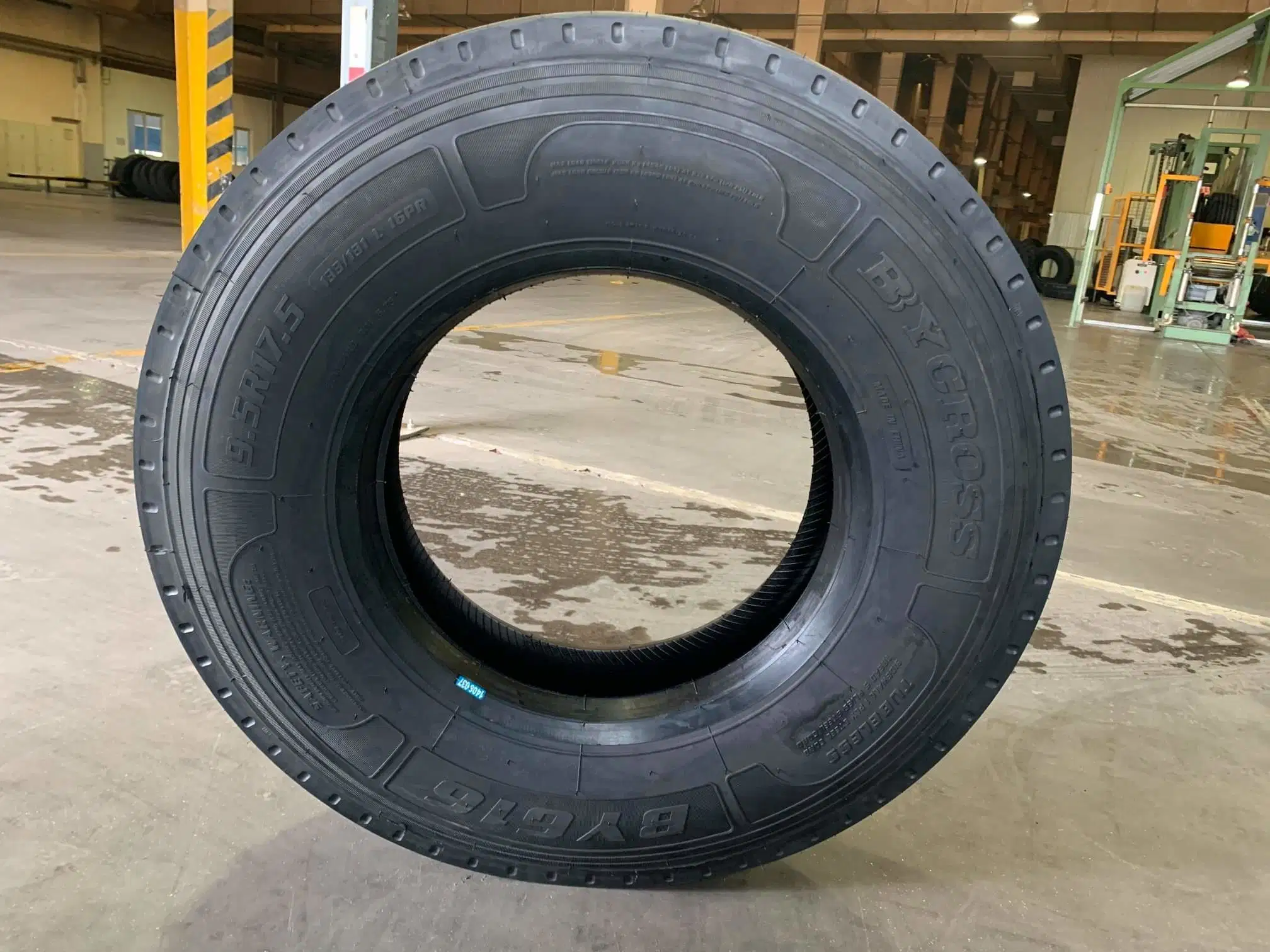 Ansu/Bycross 9.5r17.5 شاحنة الإطارات شاحنة الإطارات شاحنة خفيفة الإطار 6.50r14 شاحنة مستعملة-إطارات في دبي